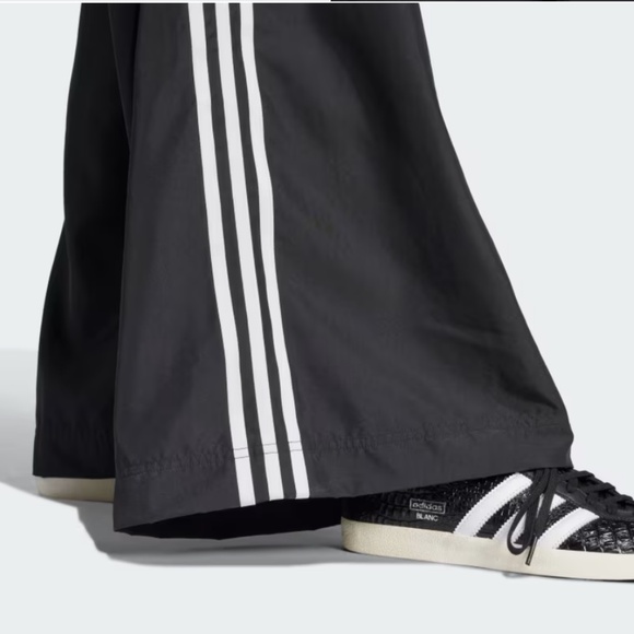 NWT ADIDAS AdiColor Firebird Black Oversized Track Pants L - Picture 2 of 10